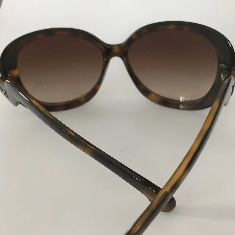 Like-new Dolce & Gabbana Tortoiseshell Sunglasses - Picture 4 of 11